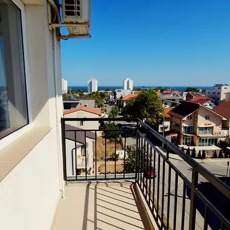 Blue Sky מלון 3*