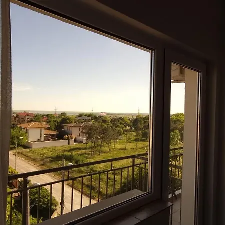 Blue Sky מלון 3*