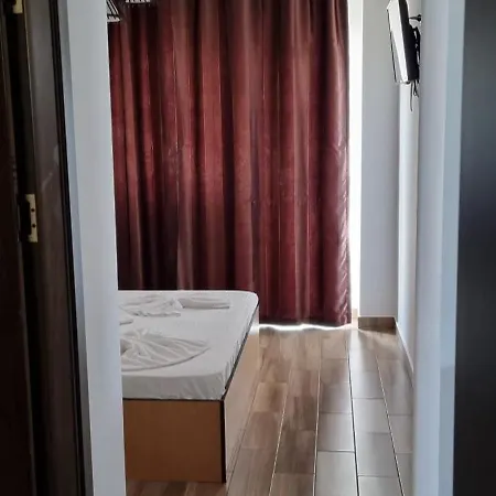 Blue Sky מלון 3*