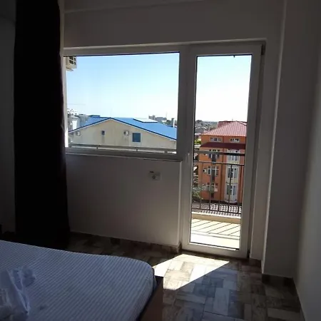 Blue Sky מלון 3*